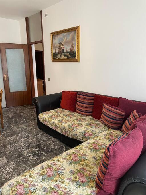 Iris Hosting Appartamenti Per Famiglie Favaro Veneto Eksteriør billede
